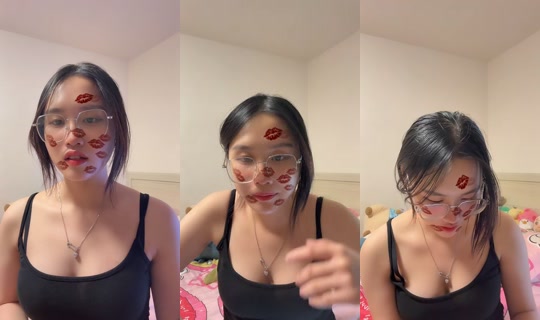 uyentama's Live Session — Oct 17, 2026, 8:02 PM