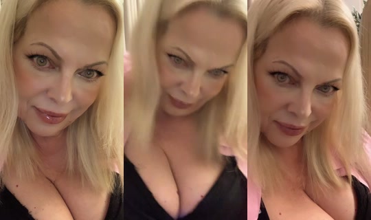 vanessawayxoxo's Live Session — Oct 25, 2026, 10:21 PM