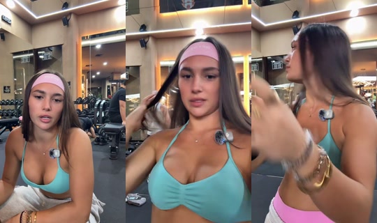 viennaamelia_'s Live Session — Oct 8, 2026, 12:50 PM