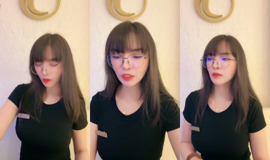 vivian81703's Live Session — Oct 31, 2026, 1:58 AM