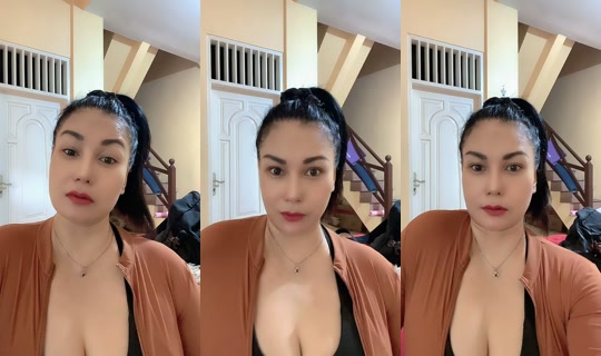 vivianalamsyah_official's Live Session — Jul 31, 2026, 4:57 AM