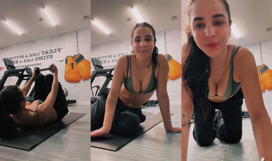 whoismariadelo's Live Session — Aug 21, 2026, 1:44 AM