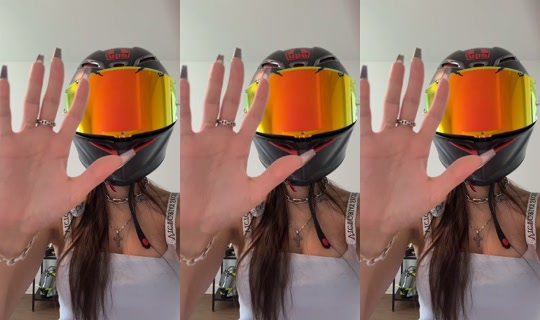 zolvxy's Live Session — Aug 30, 2026, 7:00 PM