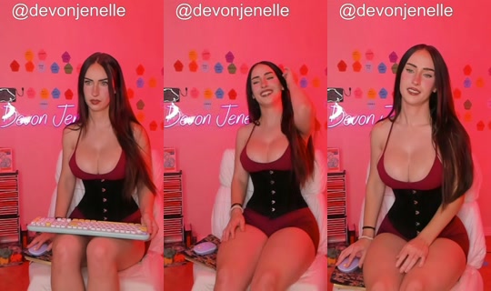 devonjenelle's Live Session — Jul 25, 2026, 8:13 PM