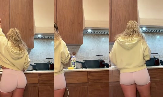 sundresskyky's Live Session — Oct 14, 2026, 1:09 AM