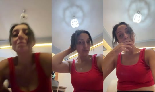 Momthegirl's Live Session — Aug 11, 2026, 6:00 PM