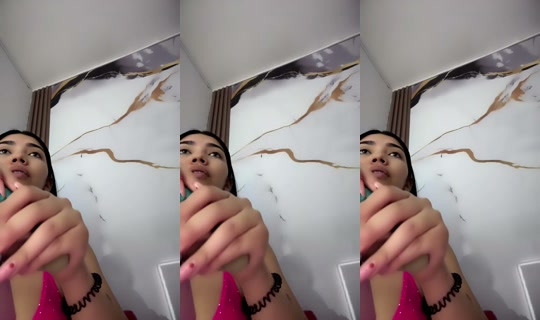carolina15febrero's Live Session — May 18, 2026, 12:27 PM