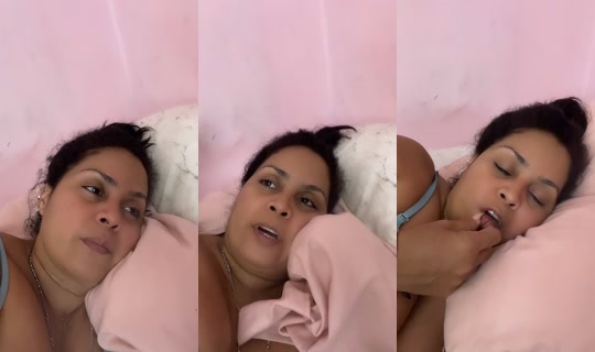 venusroxxi's Live Session — Jul 5, 2026, 1:44 AM