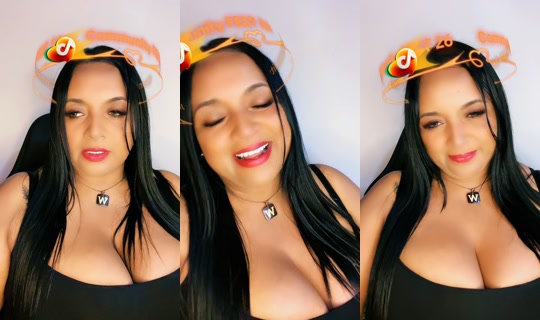 morenazacurvy's Live Session — Jun 11, 2026, 9:52 PM